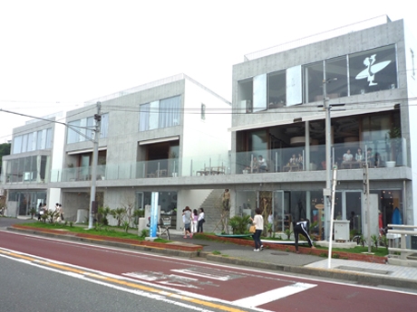 ��Ⱦ��PV1�̤ϡֳ��ҡ���Τ���� WEEKEND HOUSE ALLEY��